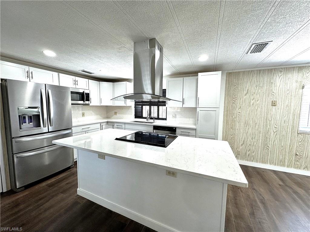 16004 Tangelo Way Property Photo 7