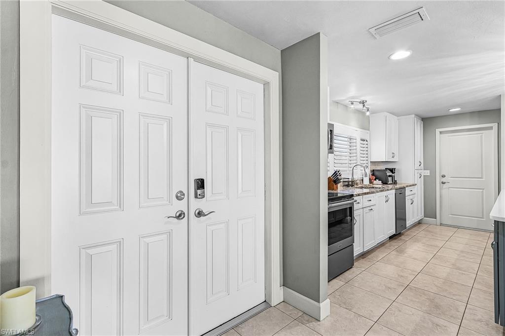 5129 York CT Property Photo 1
