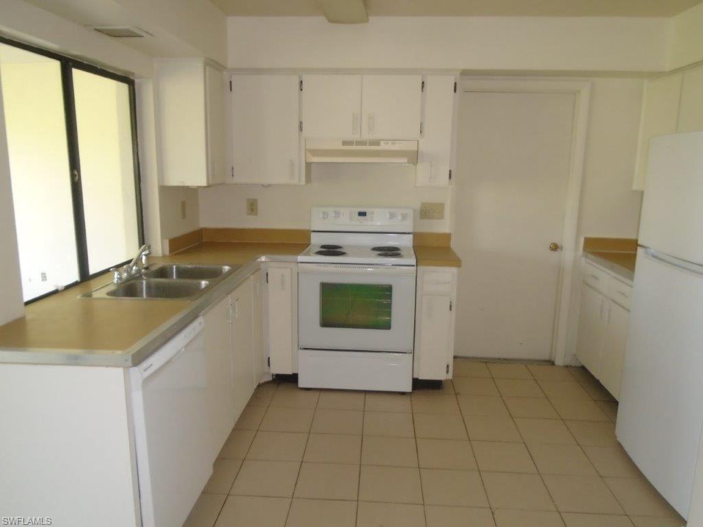 1539 Medford Pl Property Photo 3