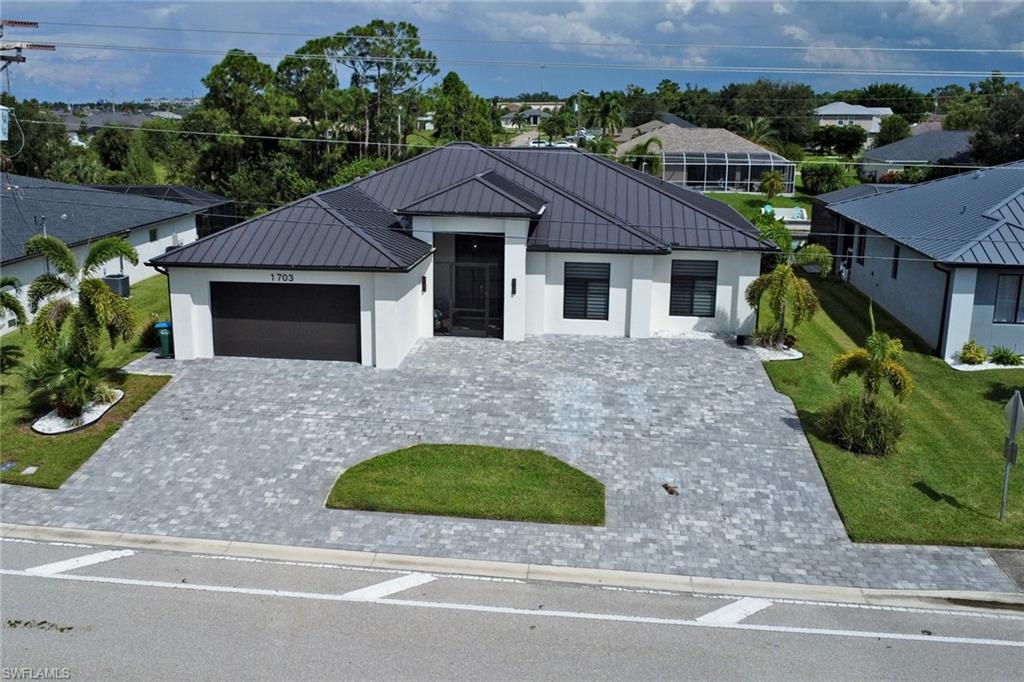 1703 Surfside Blvd Property Photo 1