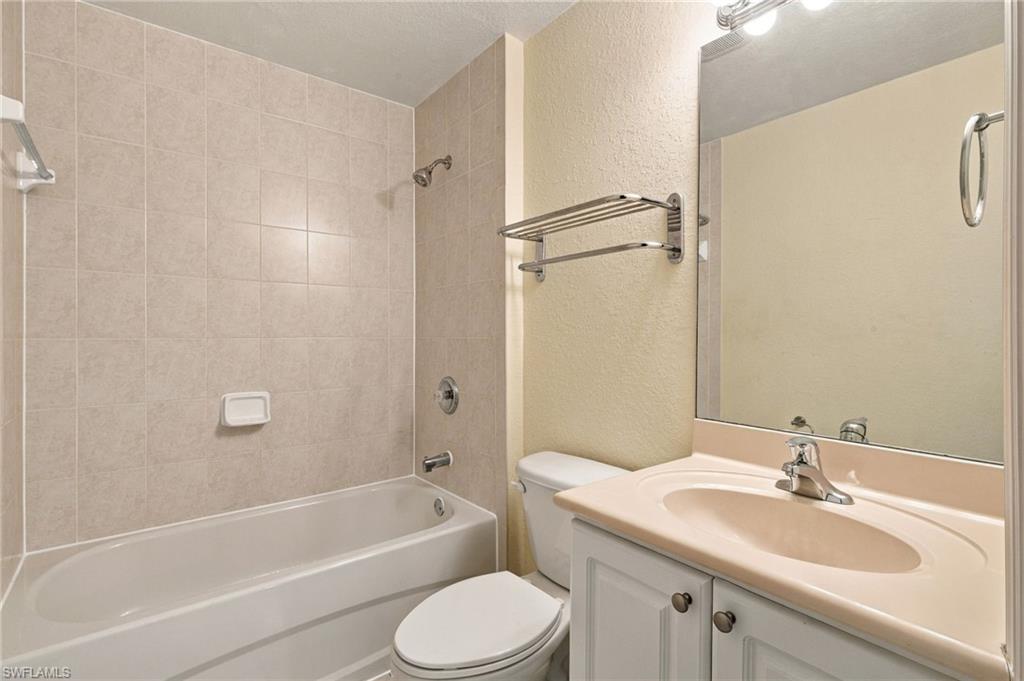 1227 Se 23rd Pl 2 Property Photo 13