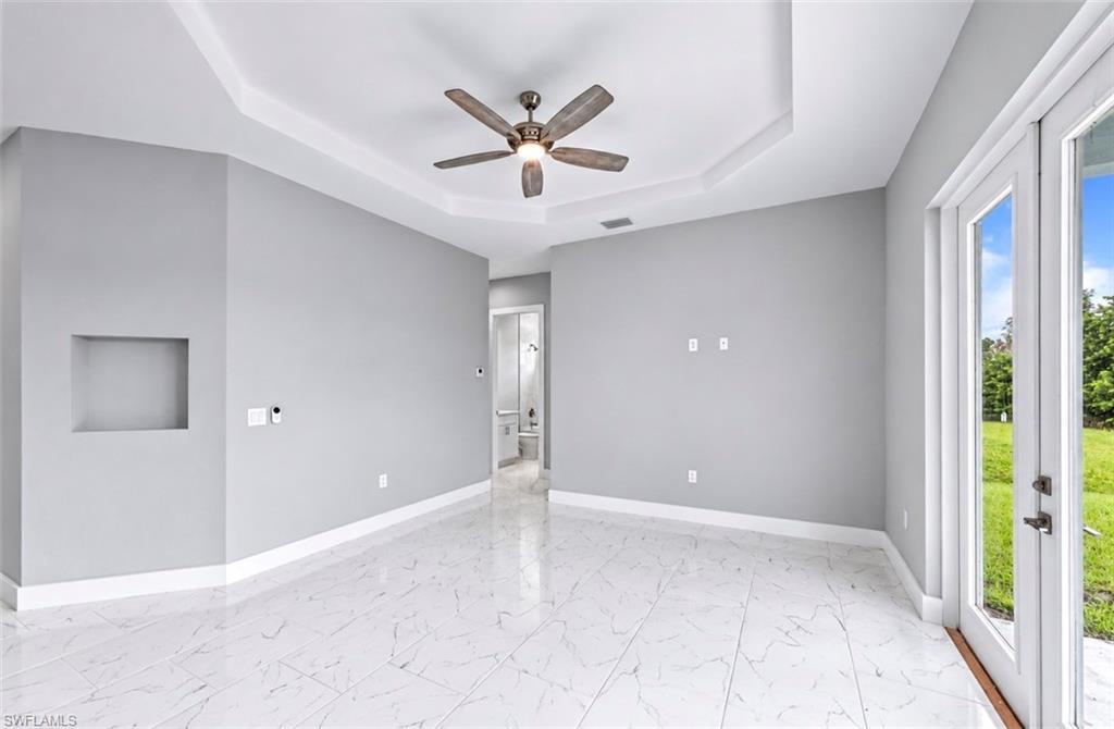 426 Mercedes Ct Property Photo 3