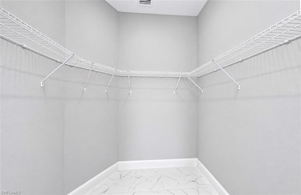 426 Mercedes Ct Property Photo 10