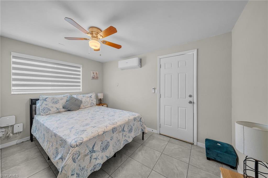 1032 Ne Pine Island Ln Property Photo 20