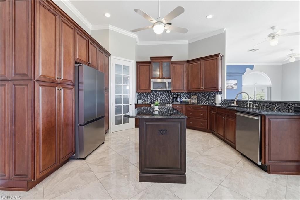2371 Coral Point Dr Property Photo 13