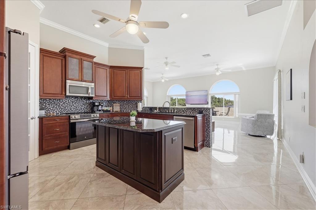 2371 Coral Point Dr Property Photo 15