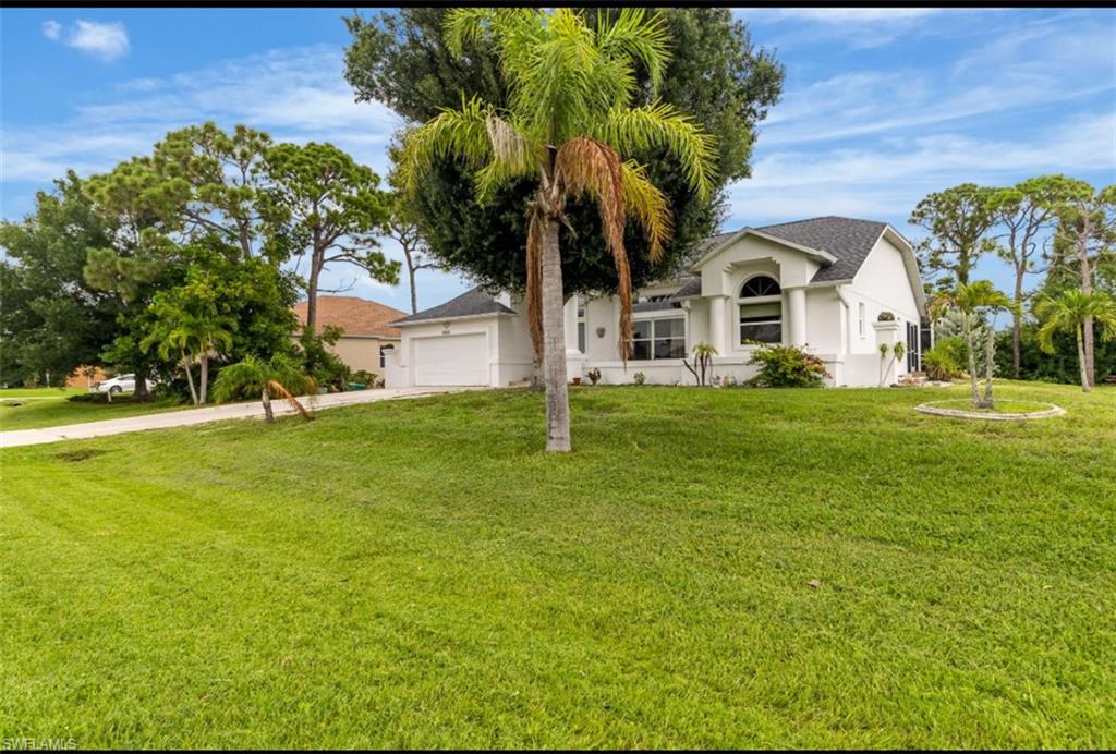 1040 Bay Harbor Dr Property Photo 1