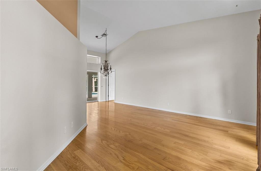 1040 Bay Harbor Dr Property Photo 2
