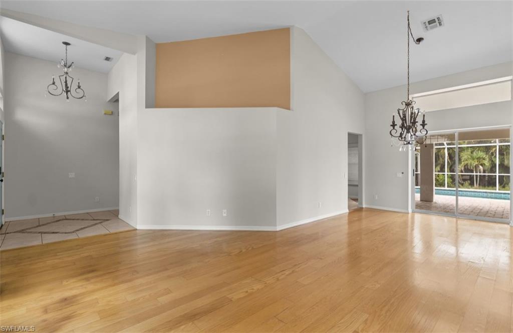 1040 Bay Harbor Dr Property Photo 3