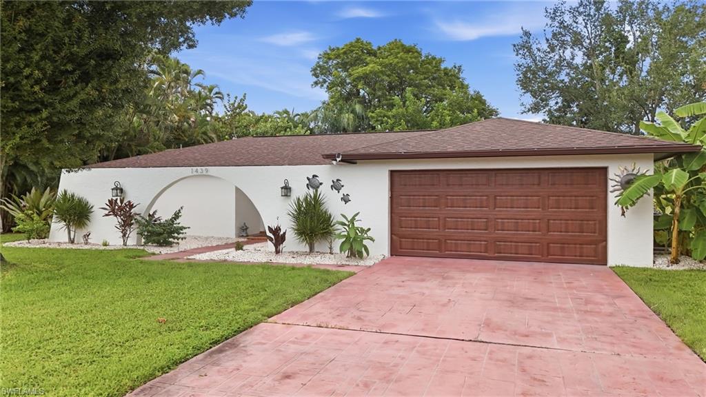 1439 Claret Ct Property Photo 2