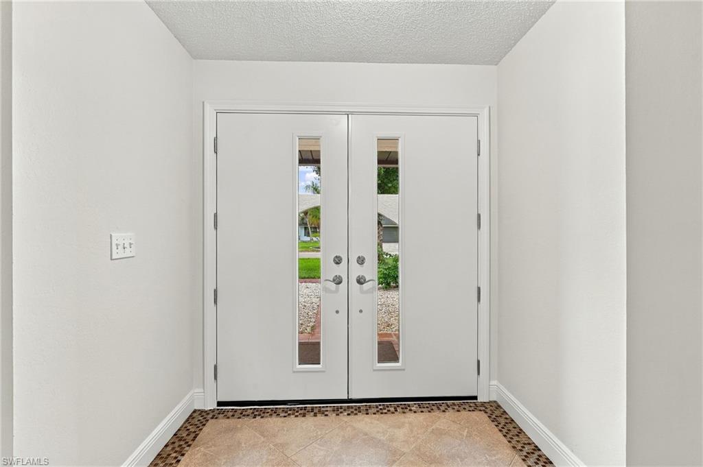 1439 Claret Ct Property Photo 5