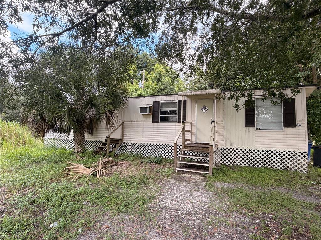 7847 Suncoast DR Property Photo 1