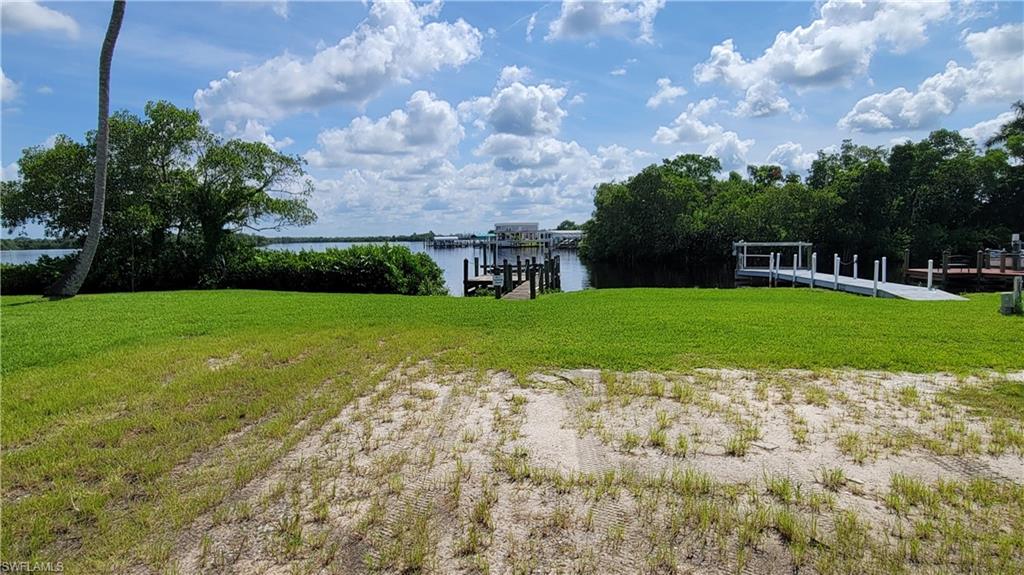 323 Shoreland Dr Property Photo 2