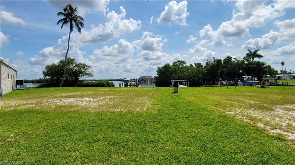 323 Shoreland Dr Property Photo 3