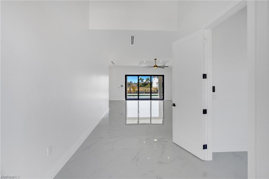 2330 Nw 36th Ave Property Photo 5