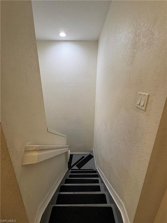 17533 Laurel Grove Ct Property Photo 21