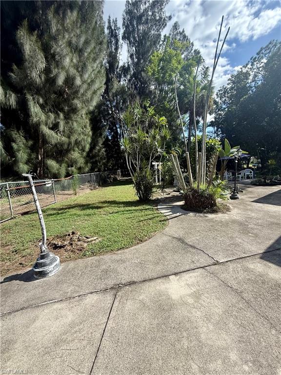 8180 Breeze Dr Property Photo 10