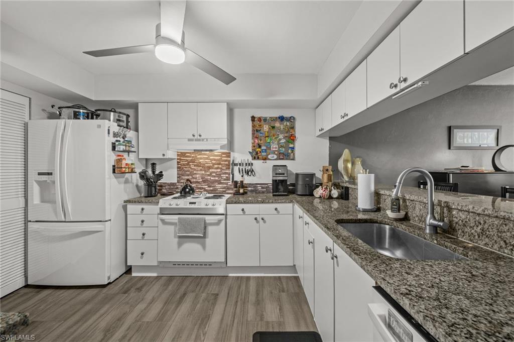 2069 W Lakeview Blvd 5 Property Photo 2