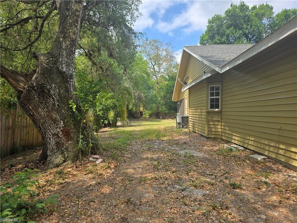 140 S Davis St Property Photo 5