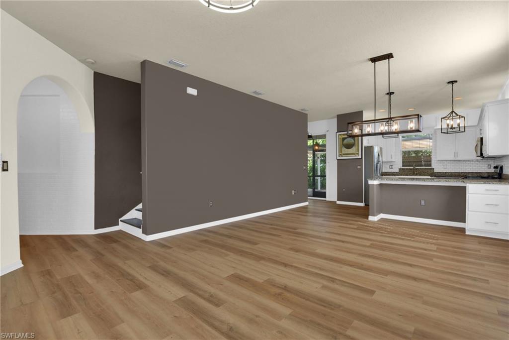 11258 Coimbra Ln Property Photo 7