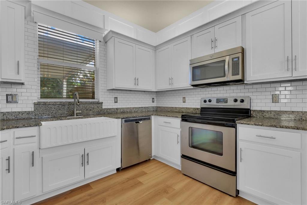 11258 Coimbra Ln Property Photo 8