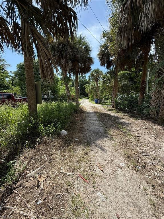 12096 Carpenter Ln Property Photo 4