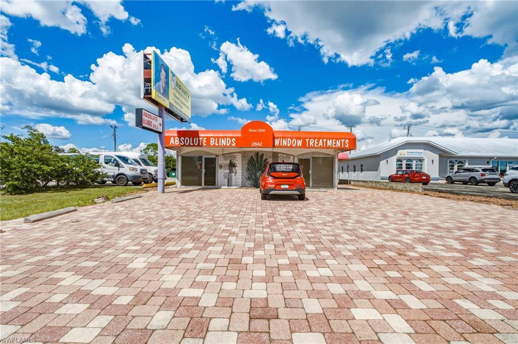 2842 Tamiami Trl Property Photo 3
