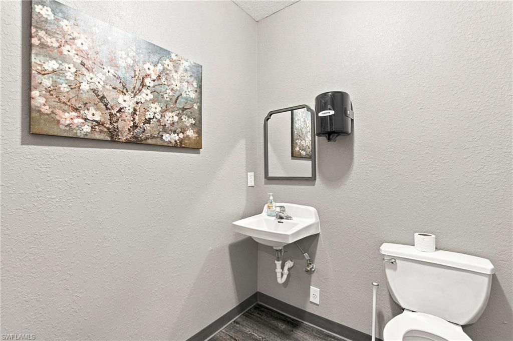 2842 Tamiami Trl Property Photo 21