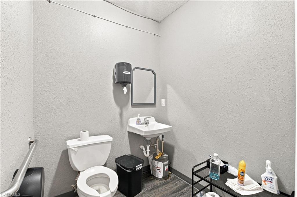 2842 Tamiami Trl Property Photo 22