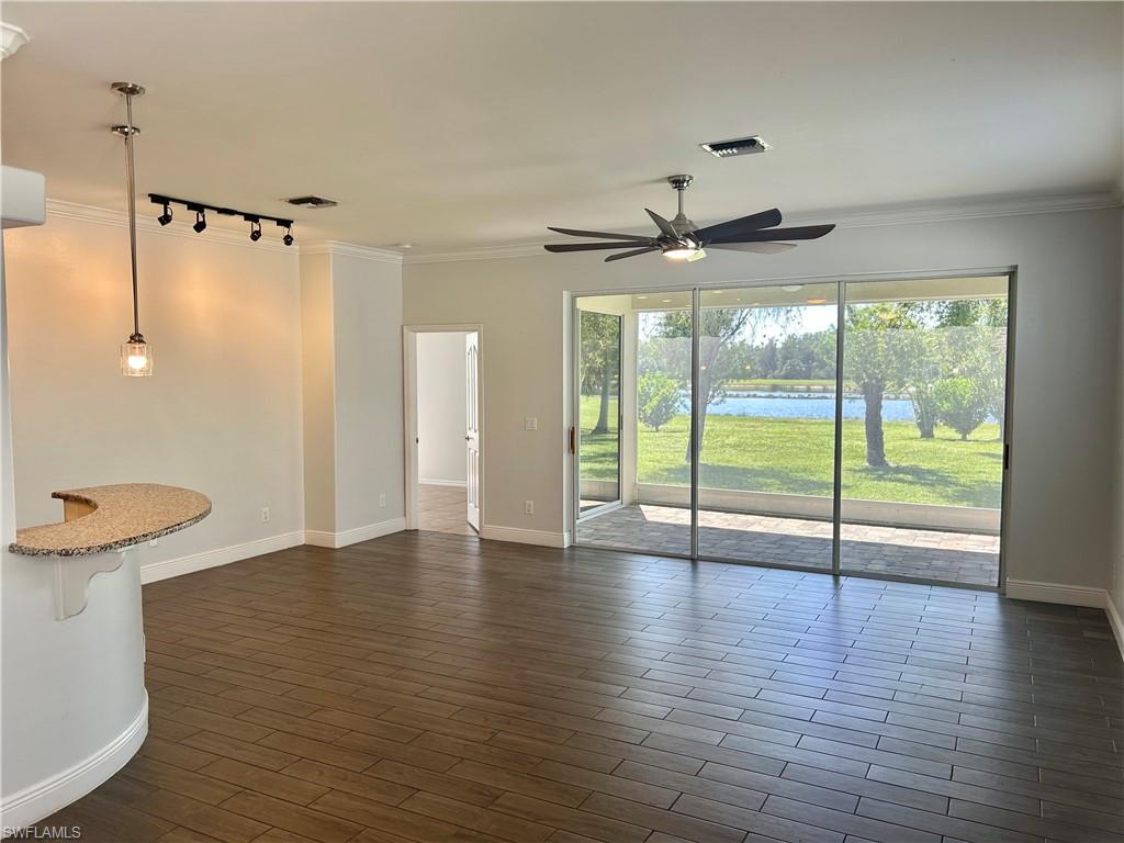 11228 Lakeland Cir Property Photo 5