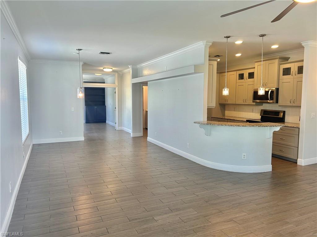 11228 Lakeland Cir Property Photo 6
