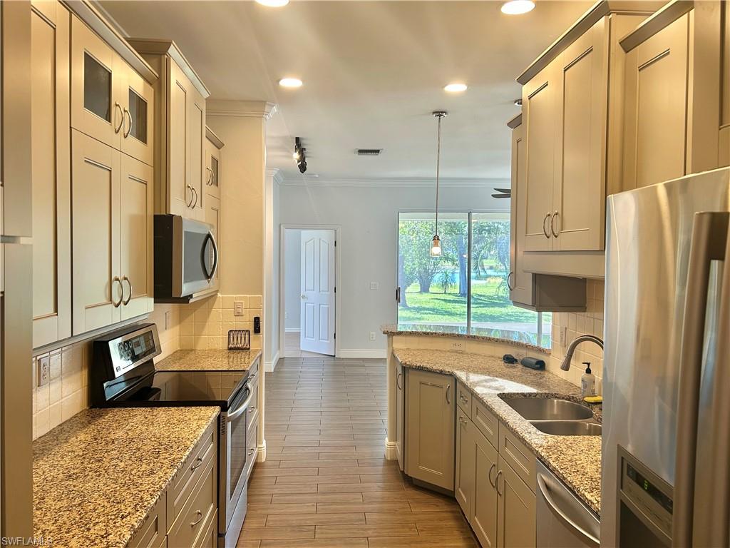 11228 Lakeland Cir Property Photo 13