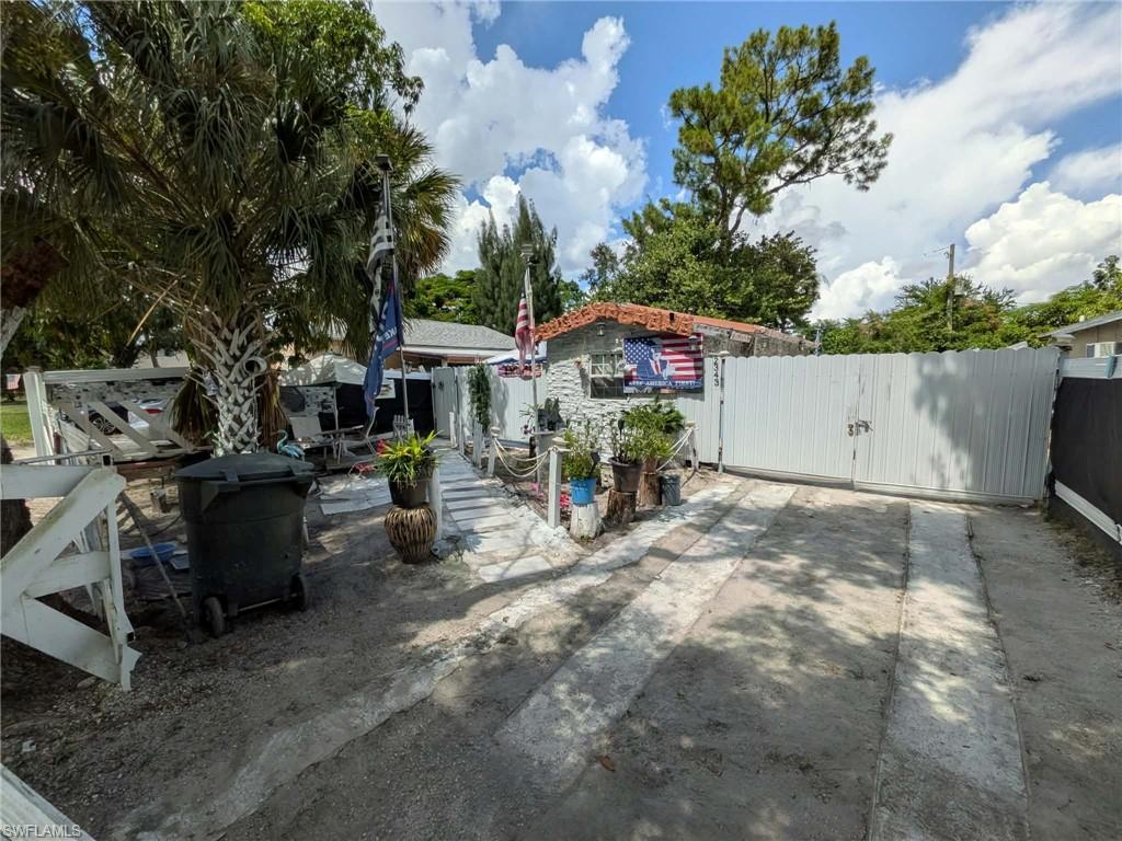 2343 Canal St Property Photo 1