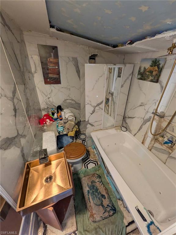 2343 Canal St Property Photo 6