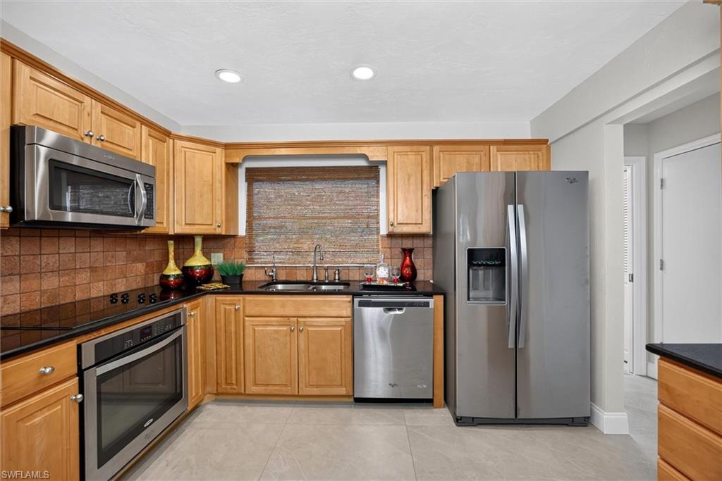 15853 Silverado Ct Property Photo 27