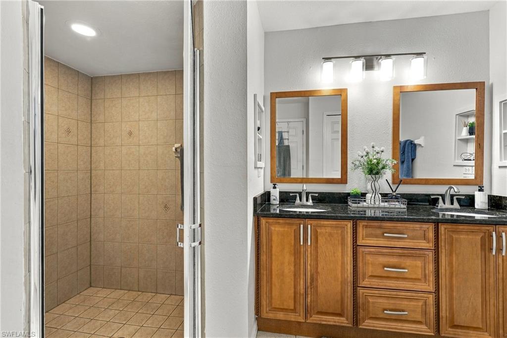 1131 Nw 28th Pl Property Photo 17