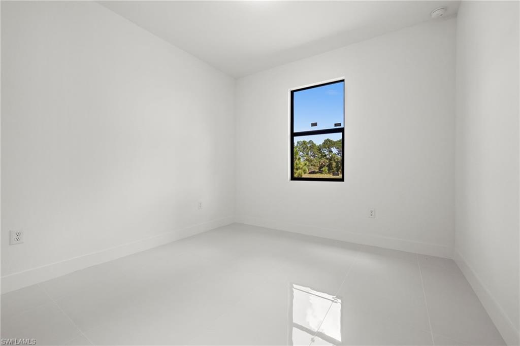 843 Bianca Ave S Property Photo 32
