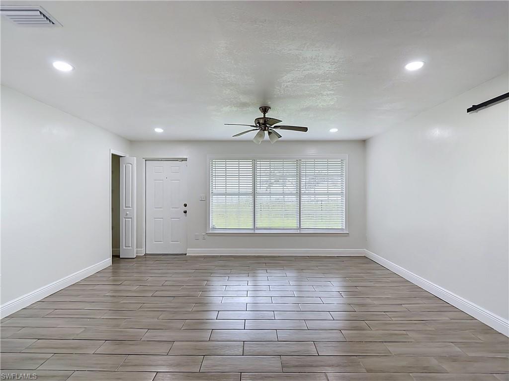 1400 Billie St Property Photo 2