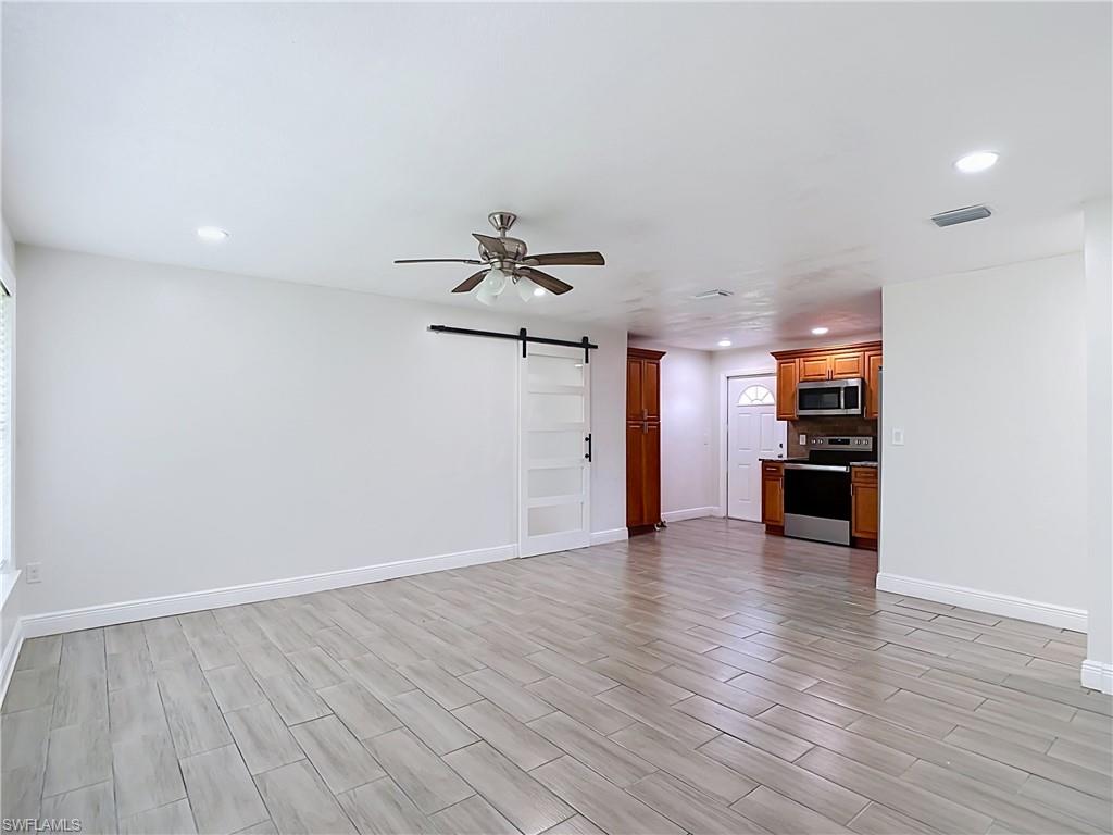 1400 Billie St Property Photo 4