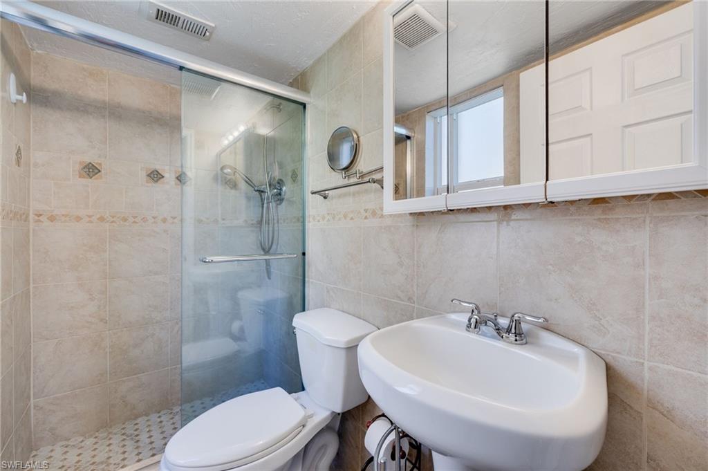 12630 Kenwood Ln B Property Photo 20