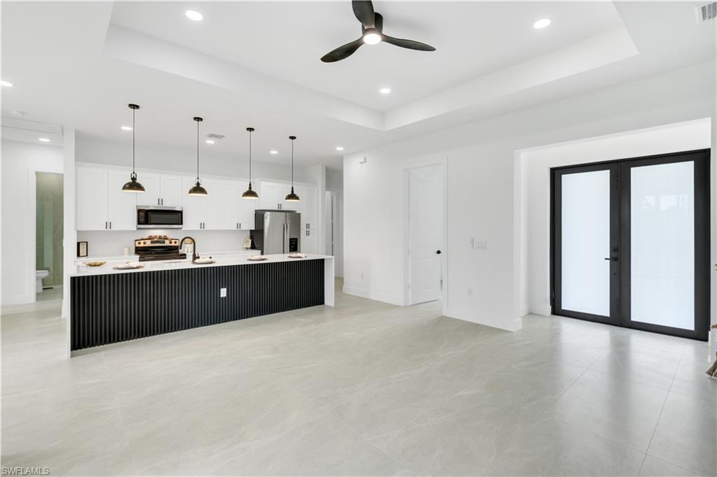 1049 Merry St E Property Photo 8