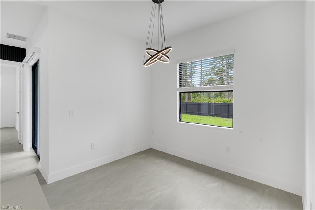 1049 Merry St E Property Photo 13
