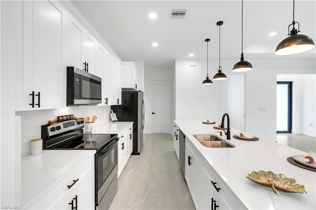 1049 Merry St E Property Photo 17