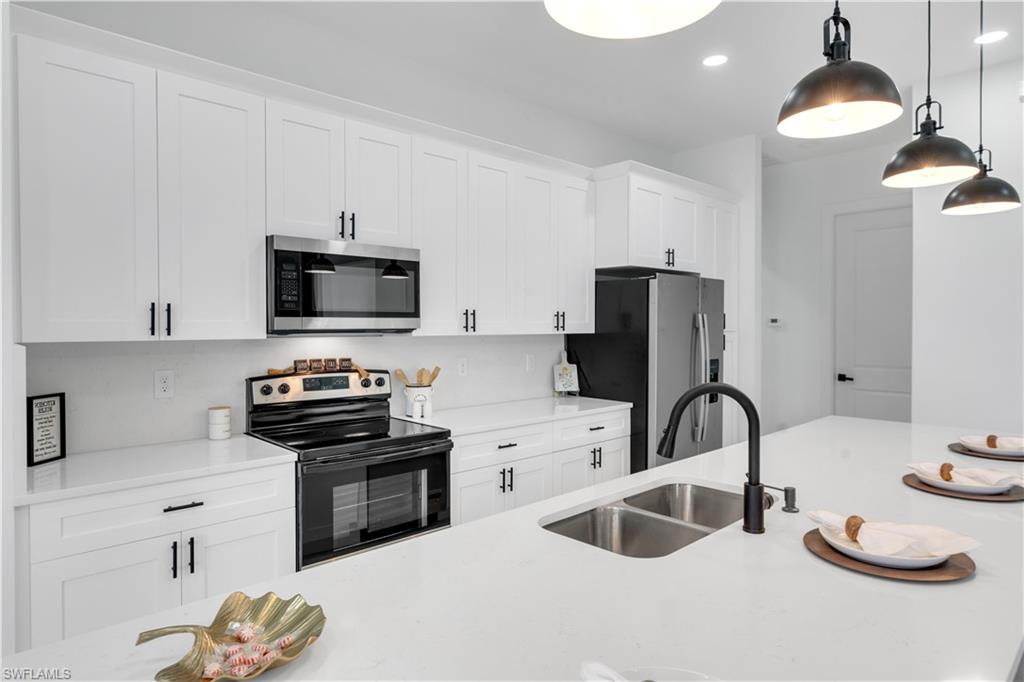 1049 Merry St E Property Photo 18