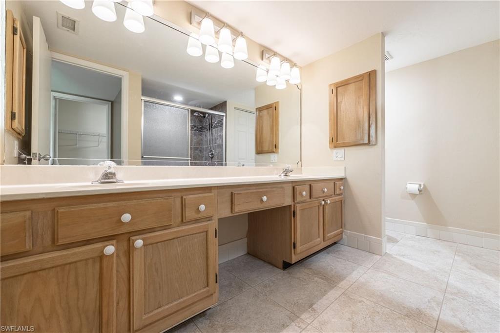 16928 Villas Sq Property Photo 20