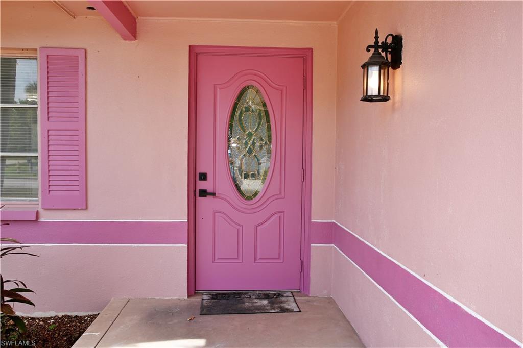 120 E Lake Dr Property Photo 3