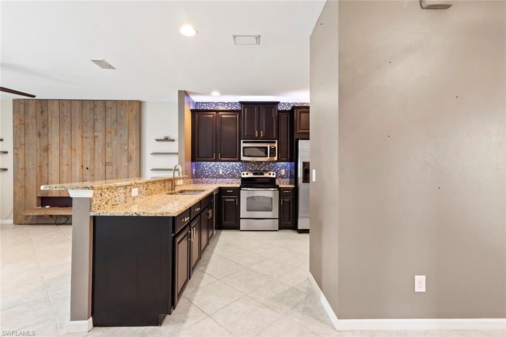 3908 Cherrybrook Loop Property Photo 5