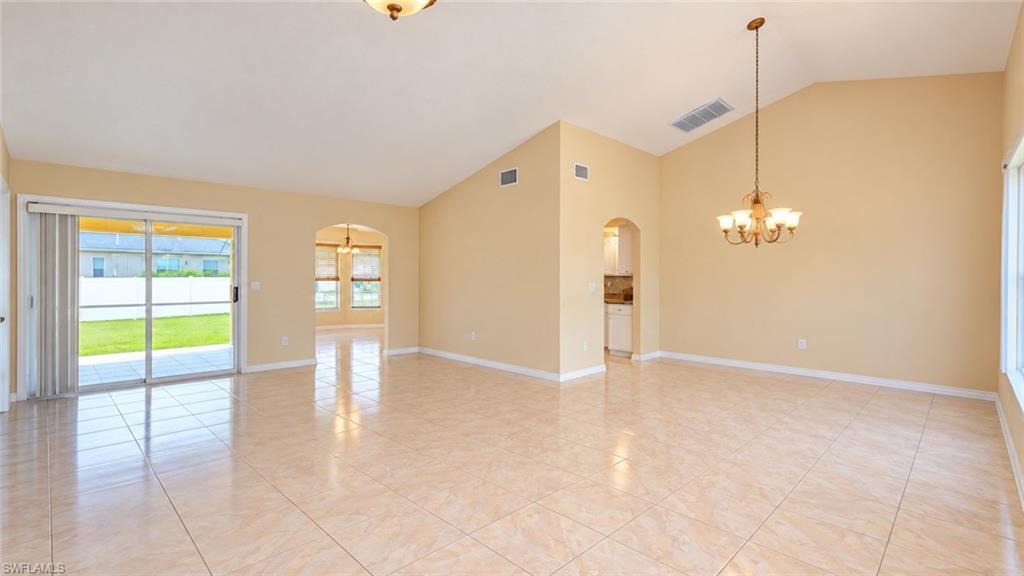 1140 Sw 45th Ter Property Photo 4