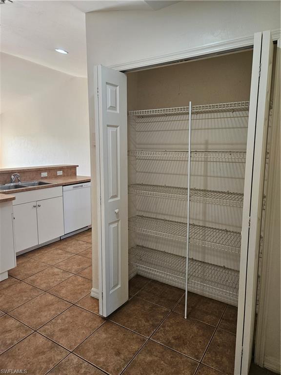 4526 Santa Barbara Blvd Property Photo 5