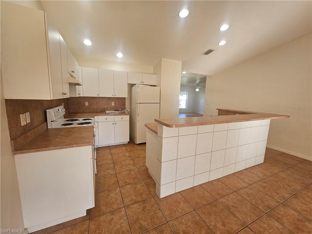 4526 Santa Barbara Blvd Property Photo 6